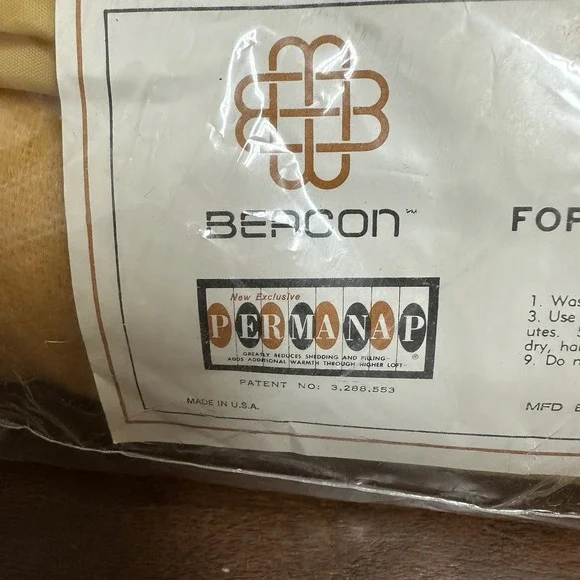 Vintage Beacon Blanket Harvest Gold Mustard Yellow 72" x 90" Nylon Trim NEW NOS - Picture 6 of 6